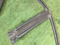 右车门密封条 SUBARU LANCASTER OEM 63521AE020 BH9 1998 beige 8L5