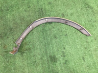 右后轮眉 SUBARU LANCASTER OEM 91111AE030MF BH9 1998 beige 8L5
