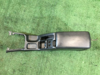 Glovebox and armrest кожа SUBARU LEGACY OEM 92111AE030ML BEE 2002 silver 01G