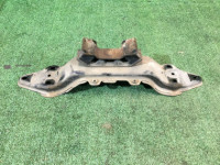 คานรองเกียร์ 41011AE000 41022AC150 SUBARU LEGACY