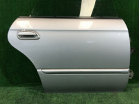 右リアドア SUBARU LEGACY OEM 60400AE240 60400AE400 60400AE140 BE5 2000 Silver 792