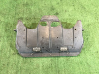 แผ่นกันใต้เครื่อง 56410AE090 SUBARU LEGACY