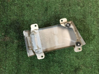 Friso sob o farolim traseiro direito SUBARU LEGACY OEM 51473AE001 BE5 2000 Silver 792