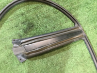 Junta de puerta izquierda SUBARU FORESTER OEM 63521SA010 SG5 2006 51E