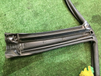 右ドアウェザーストリップ SUBARU FORESTER OEM 63521SA000 SG5 2006 51E