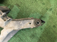 Travesaño trasero SUBARU LEGACY OEM 20152AE000 20152AE001 BH9 2000 EJ254