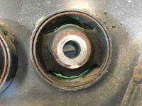Travesaño trasero SUBARU LEGACY OEM 20152AE000 20152AE001 BH9 2000 EJ254