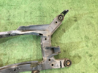 Travesaño trasero SUBARU LEGACY OEM 20152AE000 20152AE001 BH9 2000 EJ254