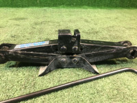 Jack SUBARU LEGACY OEM 97030FA070 BH9 2000