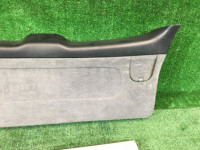 Revestimento da porta da bagageira SUBARU LANCASTER OEM 94320AE011AC BH9 BHE BH5 1999 white / grey 8K2