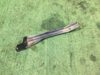 Suporte direito do para-choques dianteiro SUBARU LEGACY OEM 57707AE120 BH5 BE5 2002 silver 01G