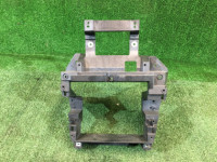 Soporte de la radio 66204AG000 SUBARU LEGACY