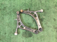 ปีกนกหน้า 20202AG020, 20202AG030 SUBARU LEGACY