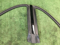 Уплотнитель дверей правый SUBARU LEGACY OEM 63521AG100 BLE BL5 BL9 2003 black 32J