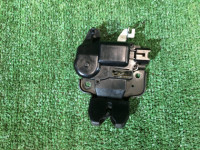 Замок багажника SUBARU LEGACY OEM 57530AG010 BL5 BL9 BLE 2003 black 32J