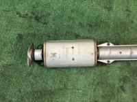 ท่อไอเสียท่อนกลาง SUBARURU LEGACY OEM 44200AE030 BE5 BH5 2001 EJ204