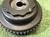 พูลเลย์เพลาลูกเบี้ยวไอเสียขวา SUBARU LEGACY OEM 13049AA040 BE5 BH5 2000 EJ206