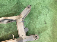 Travesaño trasero SUBARU LEGACY OEM 20152AE001 BHE BH9 BH5 BE5 BE9 BEE 2001 EJ254 AT