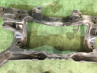 Travesaño trasero SUBARU LEGACY OEM 20152AE001 BHE BH9 BH5 BE5 BE9 BEE 2001 EJ254 AT