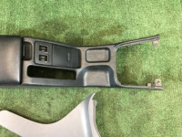 Porta-luvas e apoio de braço SUBARU LEGACY OEM 92111AE010AC BHE BH9 BH5 BE BE9 BE5 BEE 2001 silver 01G