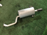 Panela de escape SUBARU LEGACY OEM 44300AE010 BH9 2001 EJ254 AT
