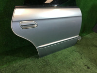 Porta traseira direita SUBARU LEGACY OEM 60400AE400 BHE BH9 BH5 BE5 BE9 BEE 2001 silver 01G
