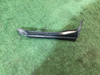 Soporte izquierdo del parachoques delantero SUBARU LEGACY OEM 57707AE130 BHE BH9 BH5 BE5 BE9 BEE 2001 silver 01G