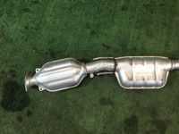 ท่อไอเสียท่อนกลาง SUBARU LEGACY OEM 44200AE050 BH9 BE9 2001 EJ254 AT