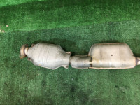 ท่อไอเสียท่อนกลาง SUBARU LEGACY OEM 44200AC080 BG9 BD9 1997 EJ25D AT