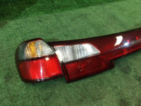 Juego de pilotos traseros SUBARU LEGACY OEM 84251AE000, 84201AE011, 84201AE001 BH5 BH9 BHE 2001