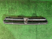 Grelha do radiador SUBARU LEGACY OEM 91121AE210WG BH5 BHE BH9  BE5 BE9 2000 white 51E
