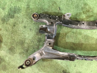 リアメンバー SUBARU LANCASTER OEM 20152AE000 BHE BH9 BH5 BE5 BE9 BEE 1999 EJ254 AT