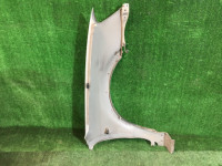 Aleta delantera izquierda SUBARU LANCASTER OEM 57120AE030 BHE BH9 1999 beige 8L5