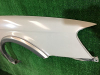 Guarda-lamas dianteiro direito SUBARU LANCASTER OEM 57120AE020 BHE BH9 1999 beige 8L5