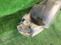 左前轮内衬 SUBARU LANCASTER OEM 59110AE030 BHE BH9 1999 beige 8L5