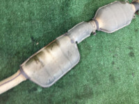 ท่อไอเสียท่อนกลาง SUBARU LANCASTER OEM 44200AE050 BH9 BE9 1999 EJ254 AT