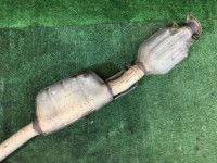 ท่อไอเสียท่อนกลาง SUBARU LANCASTER OEM 44200AE050 BH9 BE9 1999 EJ254 AT