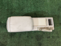 Porta-luvas e apoio de braço КОЖА SUBARU OUTBACK OEM 92111AG240WA BP5 BL5 BLE BPE BPH BL9 BP9 2005 gold 3M4