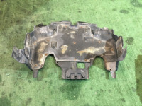 エンジンアンダーカバー SUBARU OUTBACK OEM 56410AG121 BPE BLE 2005 gold 3M4