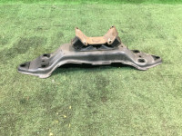 คานรองเกียร์ 41022AE120, 41011AE000 SUBARU LEGACY
