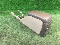 Glovebox and armrest кожа SUBARU LANCASTER OEM 92111AE030AD BHE BH9 1998 beige 8L5