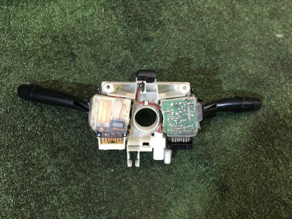 สวิตช์ก้านคอพวงมาลัย SUBARU LANCASTER OEM 83111AE020 BHE BH9 BH5 BE5 BE9 BEE 1998 EJ254 AT