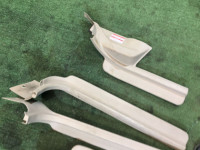 Embellecedores de faldón SUBARU LANCASTER OEM 94060AE000GE, 94060AE010GE, 94061AE000GE, 94061AE010GE BHE BH9 1998 beige 8L5