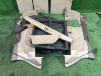 Tapizado del maletero SUBARU LANCASTER OEM 95066AE030GG, 95065AE020GG, 95066AE020GG BHE BH9 1998 beige 8L5