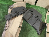 Tapizado del maletero SUBARU LANCASTER OEM 95066AE030GG, 95065AE020GG, 95066AE020GG BHE BH9 1998 beige 8L5