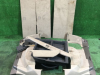 Tapizado del maletero SUBARU LANCASTER OEM 95066AE030GG, 95065AE020GG, 95066AE020GG BHE BH9 1998 beige 8L5