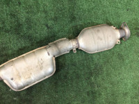 ท่อไอเสียท่อนกลาง SUBARU LANCASTER OEM 44200AE050 BH9 BE9 1998 EJ254 AT