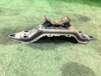 คานรองเกียร์ 41011AE000, 41022AE120 SUBARU LEGACY