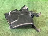 Air filter housing SUBARU LEGACY OEM 46052FE000, 46051AE000 BE5 BH5 2001 EJ206 AT