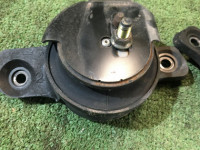 Apoios do motor SUBARU LEGACY OEM 41022AE001, 41022AE011 BE5 BH5 2001 EJ206 AT